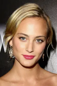 Photo Nora Arnezeder