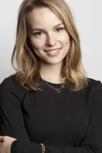 Photo Bridgit Mendler