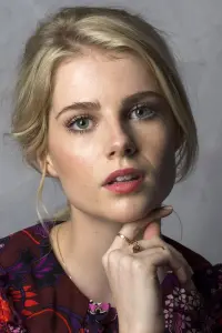 Photo Lucy Boynton