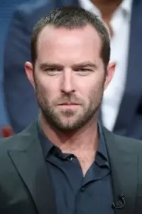 Photo Sullivan Stapleton