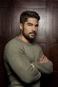 Photo D.J. Cotrona