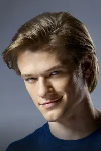 Photo Lucas Till