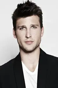 Photo Parker Young