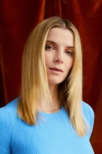 Photo Betty Gilpin