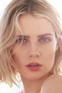 Photo Lucy Boynton