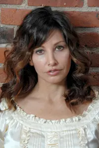 Photo Gina Gershon