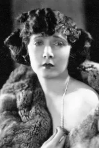 Photo Mae Busch