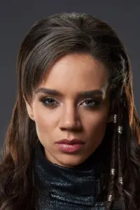 Photo Hannah John-Kamen