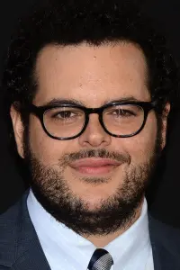 Photo Josh Gad