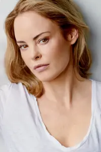 Photo Chandra West