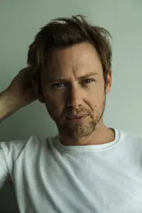 Photo Jimmi Simpson