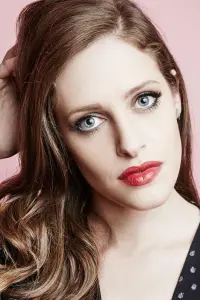 Photo Carly Chaikin