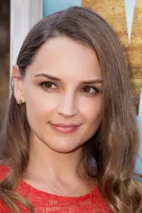 Photo Rachael Leigh Cook