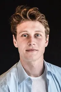 Photo George MacKay