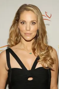 Photo Elizabeth Berkley