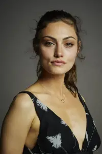 Photo Phoebe Tonkin