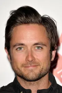 Photo Justin Chatwin