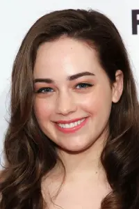 Photo Mary Mouser