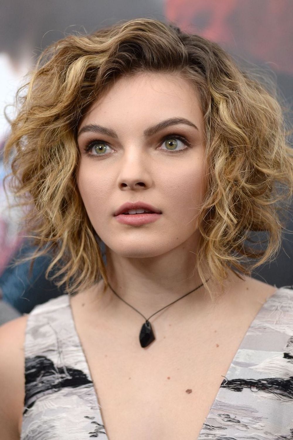 Photo Camren Bicondova