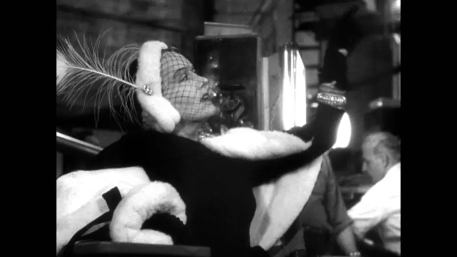 Watch film Sunset Boulevard | Sunset Boulevard - Trailer