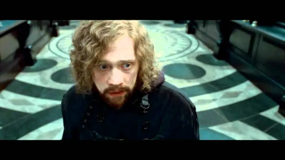 Watch film Harry Potter and the Deathly Hallows: Part 2 | Gringotts and Goblins