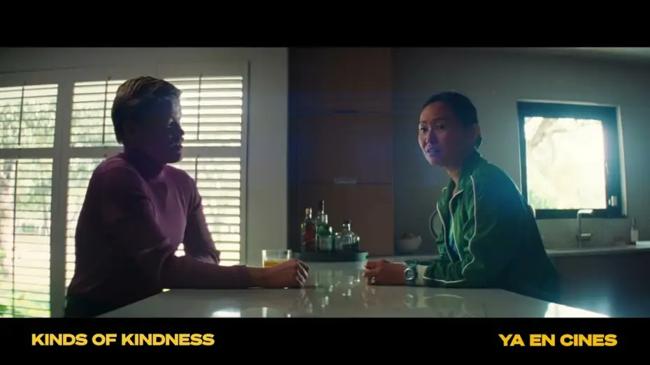 Watch film Kinds of Kindness | Anuncio: "Venga, v&aacute;monos"