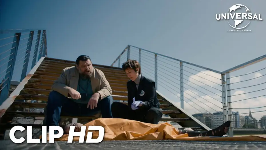 Watch film The Gentleman | Clip - Aparece el cad&aacute;ver de Olga