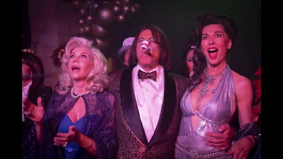 Watch film The Palace | Oficjalny zwiastun