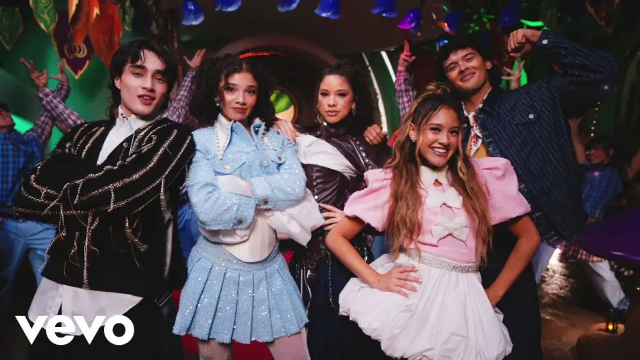 Watch film Descendants: Wicked Wonderland | Descendants Wicked Wonderland - Cast - Perfect Princess (Disneyland Park Version)