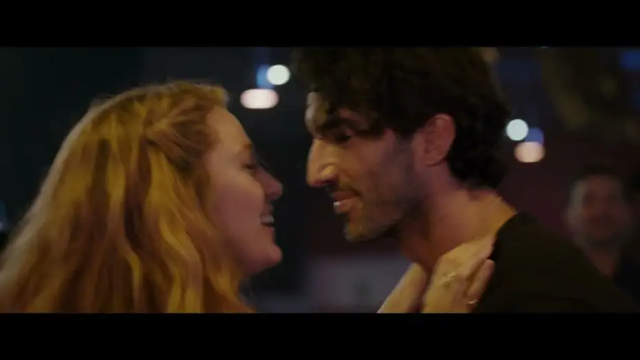 Watch film It Ends with Us | &iquest;Es m&aacute;s dif&iacute;cil aguantar o dejar ir?