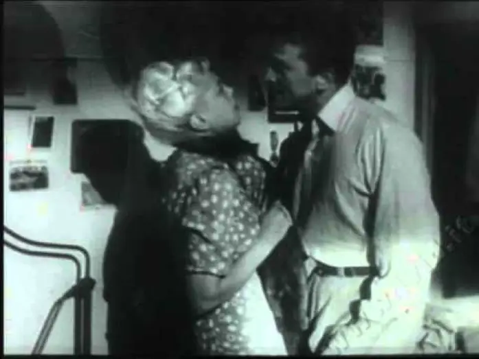 Watch film Ace in the Hole | L'ASSO NELLA MANICA (1951) - Trailer Italiano