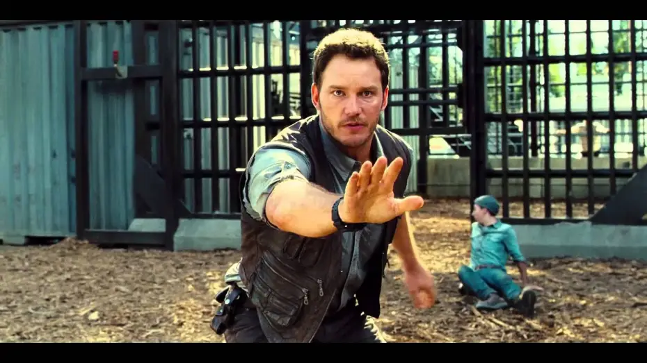 Watch film Jurassic World | Jurassic World / Extrait 3 "Owen sauve un employ&eacute; des Raptors " VF