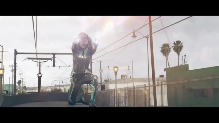 Watch film Captain Marvel | Captain Marvel - Extrait "La course-poursuite" VOST