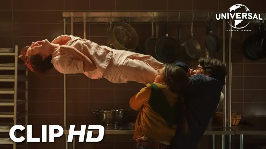 Watch film The Black Phone 2 | Clip en espa&ntilde;ol - El Captor ataca a Gwen en un sue&ntilde;o