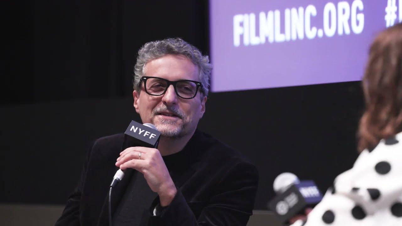 Watch film Pictures of Ghosts | Kleber Mendon&ccedil;a Filho on Pictures of Ghosts