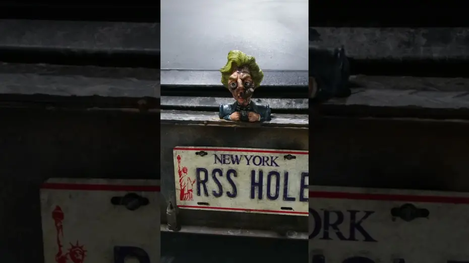 Watch film Caught Stealing | Keeping it British&hellip; and a little bit unhinged.