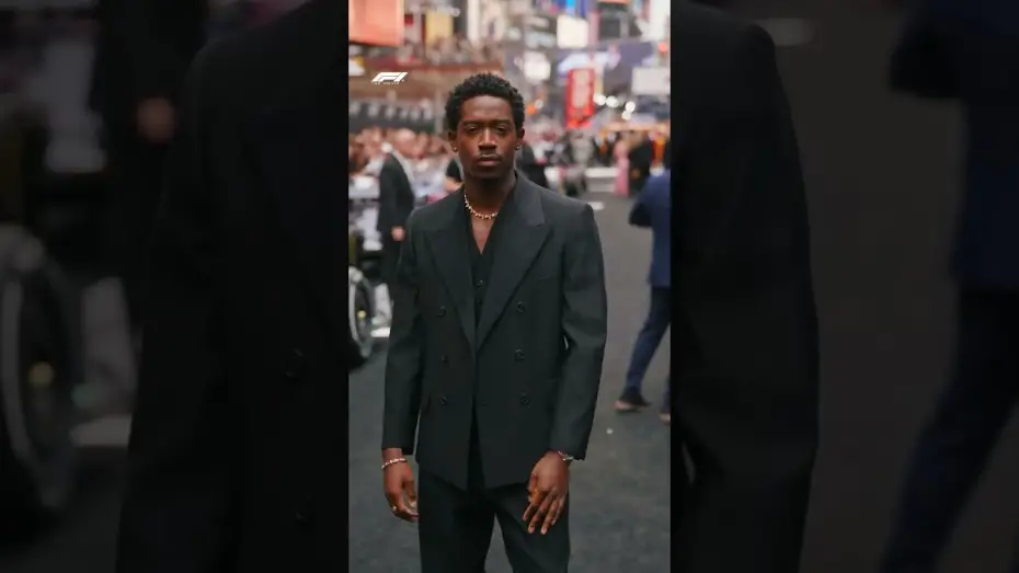 Watch film F1 | Damson Idris arriving in true F1 style at the World Premiere last night