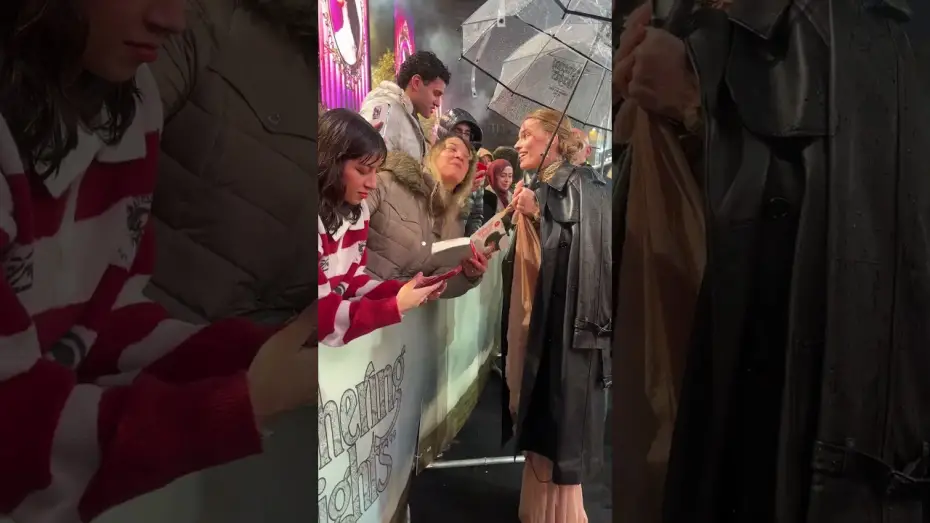 Watch film &ldquo;Wuthering Heights&rdquo; | Signing in the rain... Margot Robbie meets fans at the "Wuthering Heights" UK Premiere