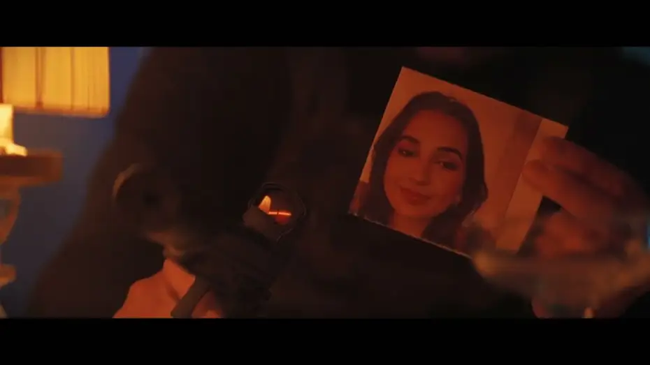 Watch film A Working Man | Tr&aacute;iler Oficial en espa&ntilde;ol