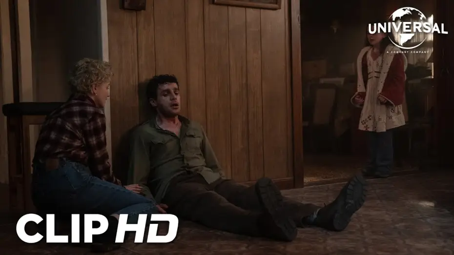 Watch film Wolf Man | Clip en espa&ntilde;ol - Probando la radio