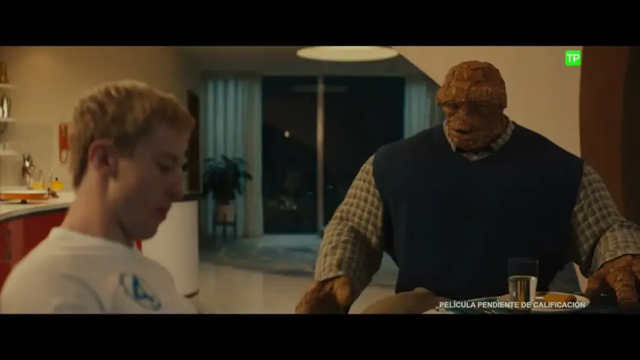 Watch film The Fantastic Four | Escena en espa&ntilde;ol: "Cena familiar"