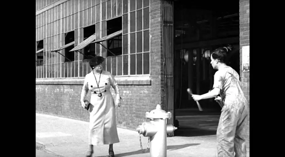 Watch film Modern Times | MODERN TIMES - TEMPI MODERNI - Trailer (Il Cinema Ritrovato al cinema)