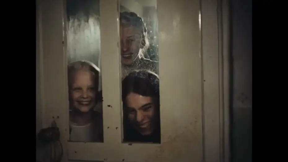 Watch film Sound of Falling | Trailer de Sound of Falling &mdash; In die sonne schauen subtitulado en espa&ntilde;ol (HD)