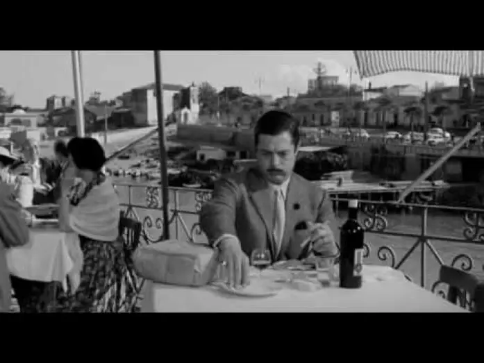 Watch film Divorce Italian Style | M. Mastroiani wearing a great suit