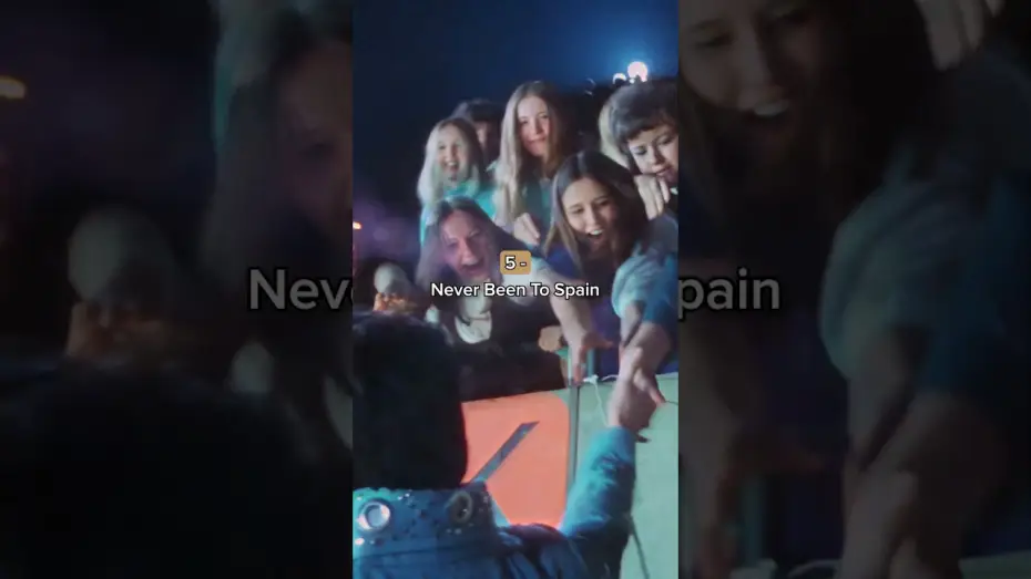 Watch film EPiC: Elvis Presley in Concert | Baz Luhrmann blind ranks Elvis songs in EPiC