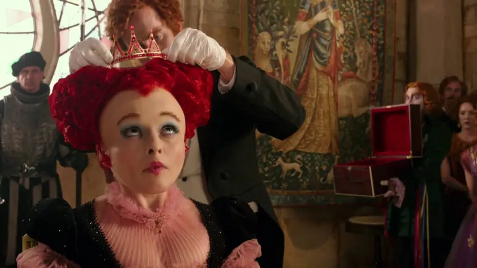 Watch film Alice Through the Looking Glass | Alice de l'Autre C&ocirc;t&eacute; du Miroir - Extrait : Le couronnement de la Reine Rouge