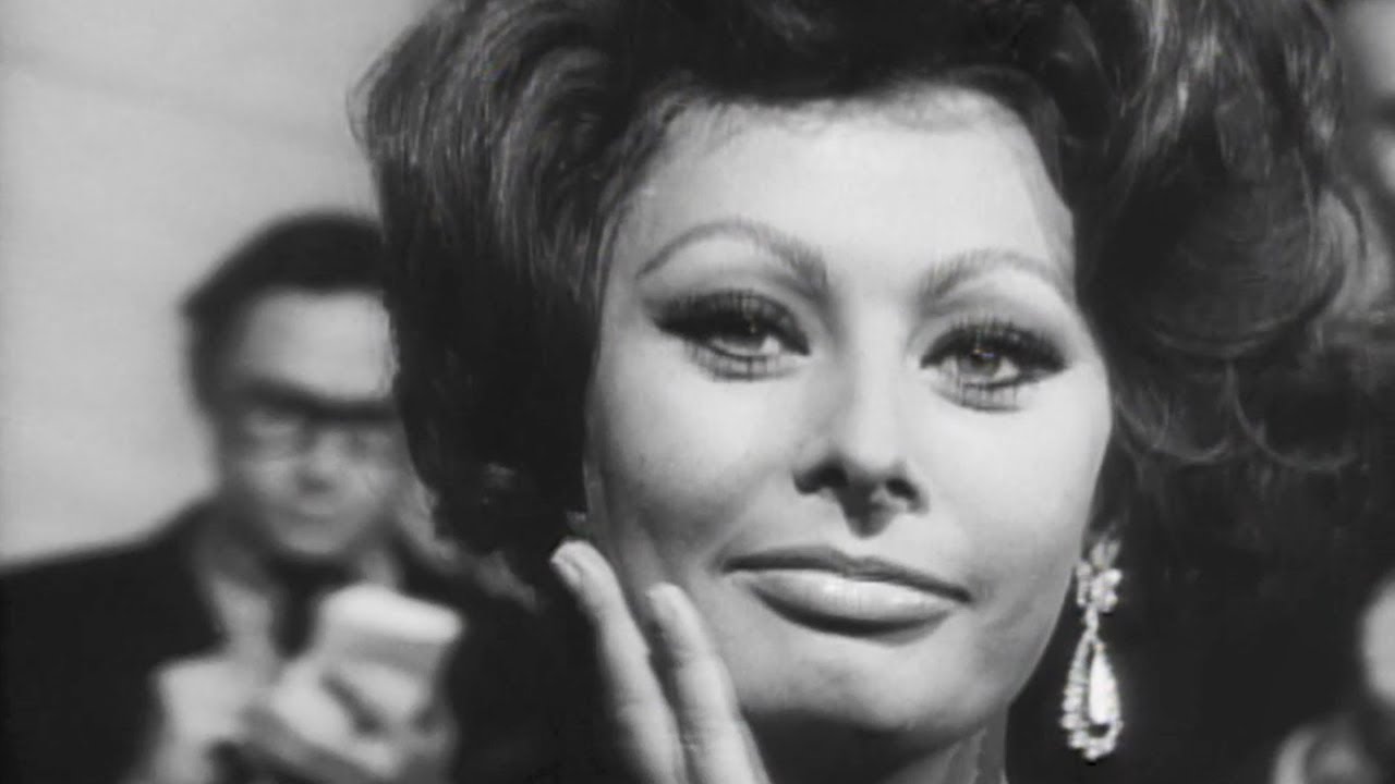 Watch film A Countess from Hong Kong | A Countess from Hong Kong (1967) ORIGINAL TRAILER