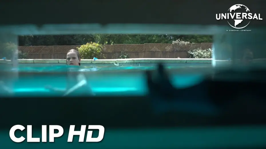 Watch film Night Swim | Clip - Elliot oye una voz en la piscina
