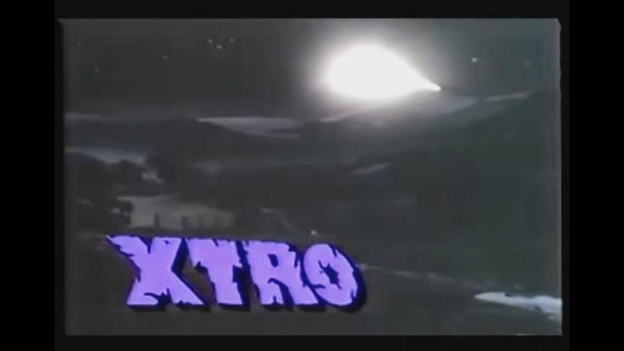 Watch film Xtro | Siskel & Ebert / XTRO / 1983