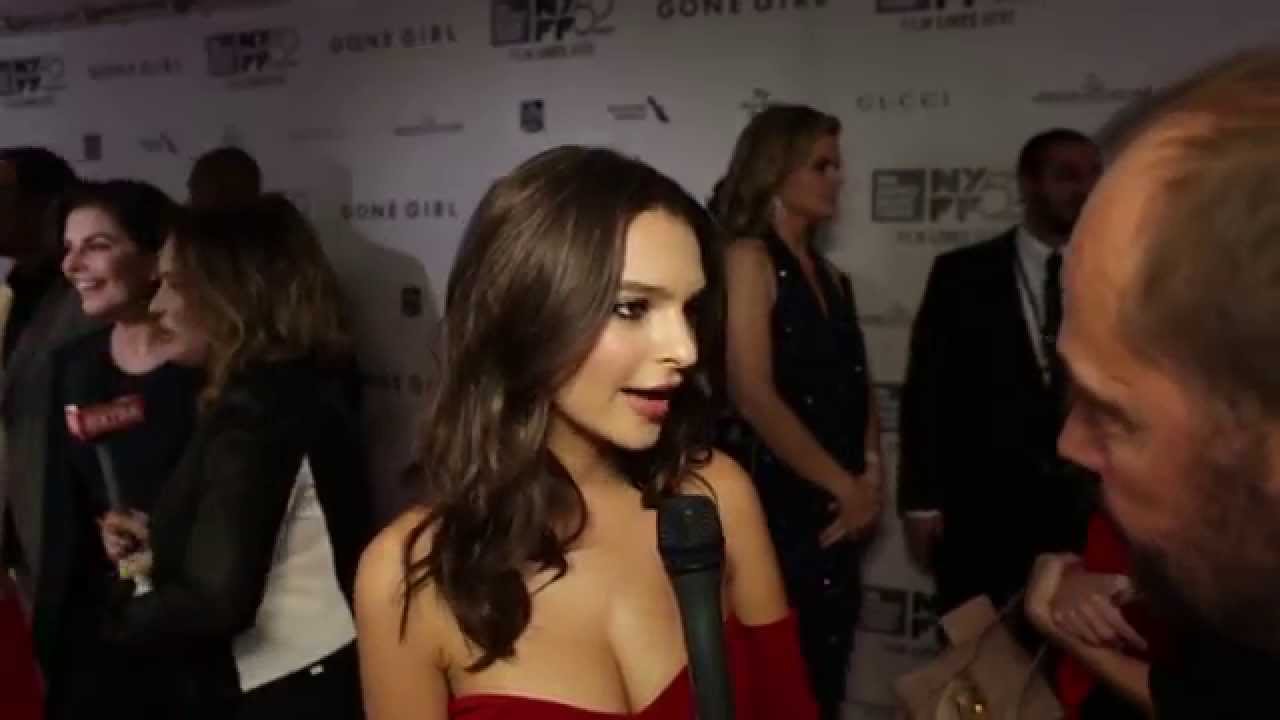 Watch film Gone Girl | NYFF52 "Gone Girl" Red Carpet | Emily Ratajkowski